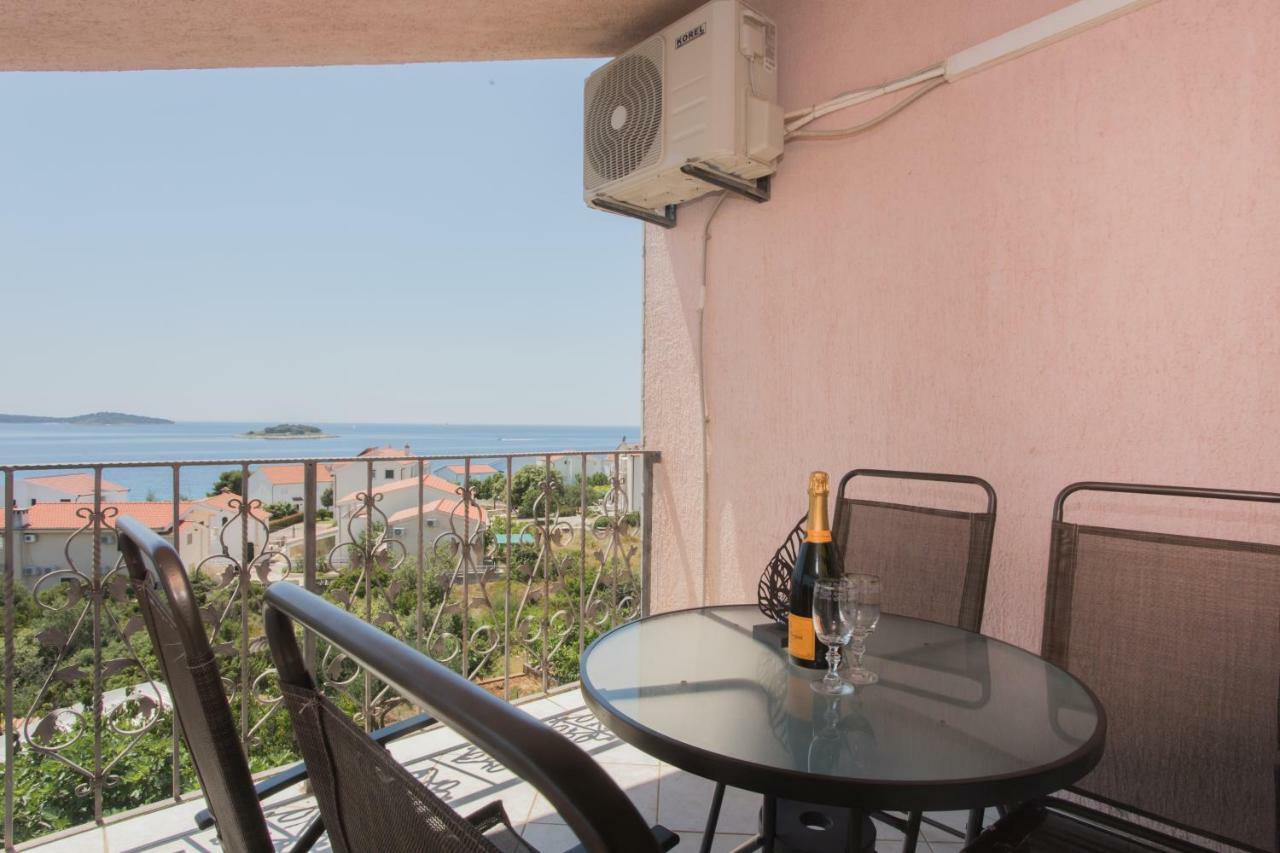 Apartmani Jarak Rogoznica  Dış mekan fotoğraf